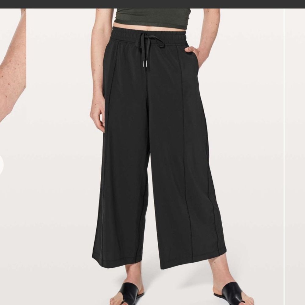 Lululemon Get Going Wide Leg Pant *24" in Black Sz 2 - Picture 1 of 10